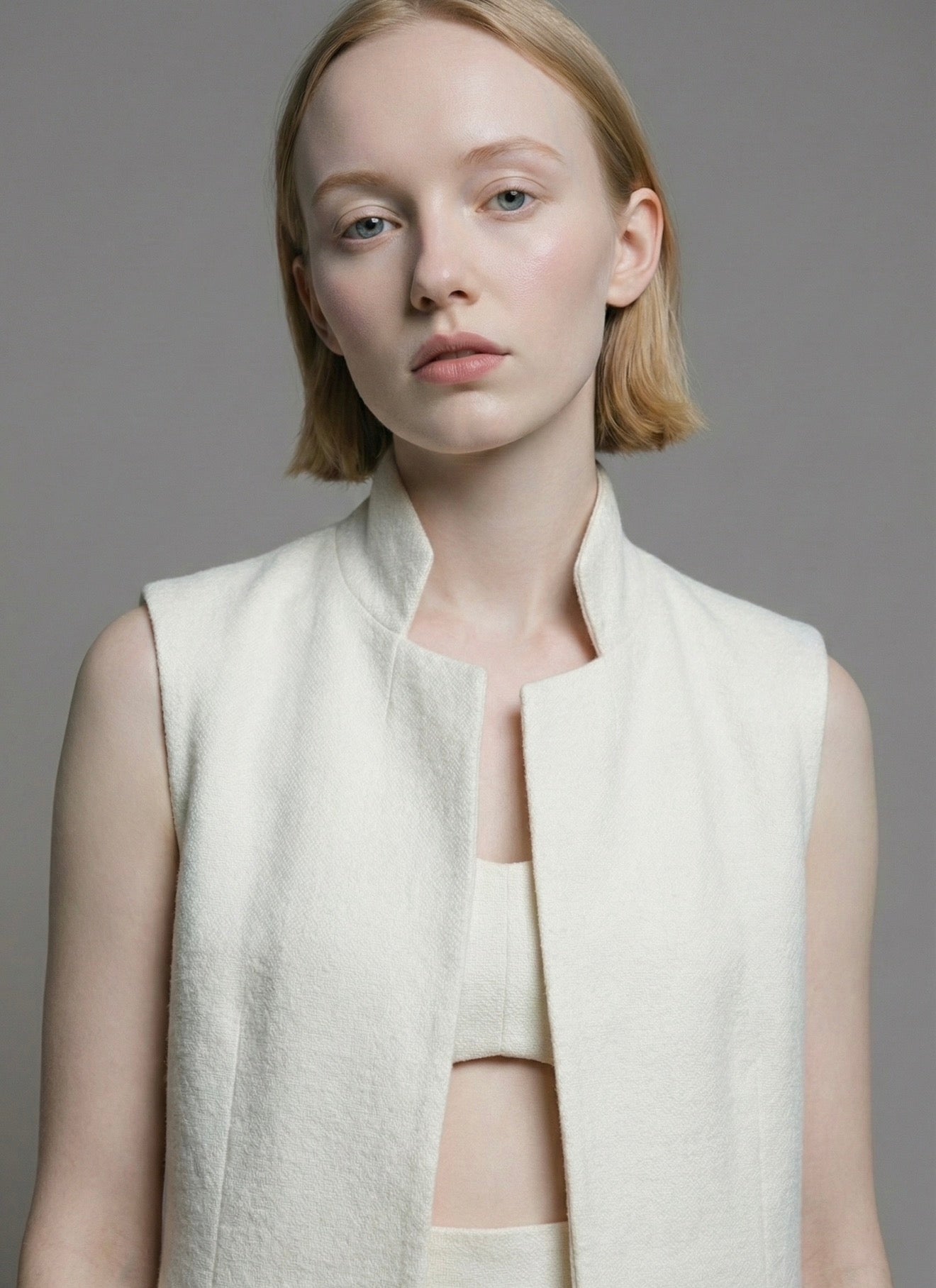 LINEA ALBA CAPSULE